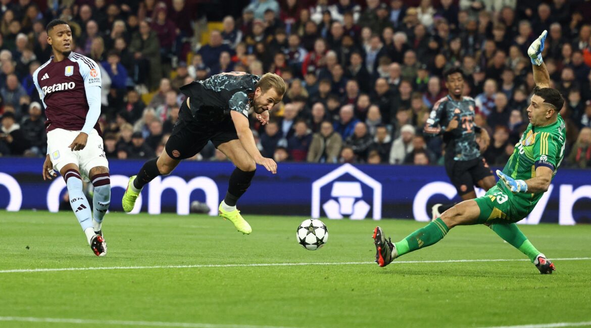 Emiliano Martínez - Harry Kane - UEFA Champions League