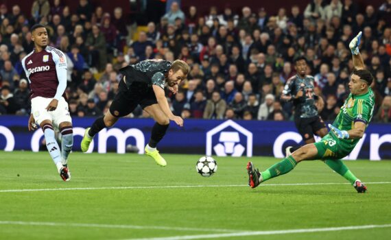 Emiliano Martínez - Harry Kane - UEFA Champions League