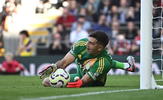 Emiliano Martínez - Aston Villa - Fulham - Premier League - Penalty