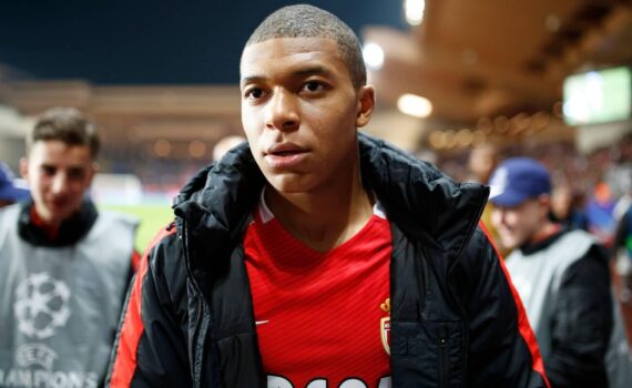 Monaco's French forward Kylian Mbappe Lottin celebrates after the UEFA Champions League football match between AS Monaco and Manchester City on March 15, 2017 at Louis II stadium in Monaco - Photo Benjamin Cremel / DPPI