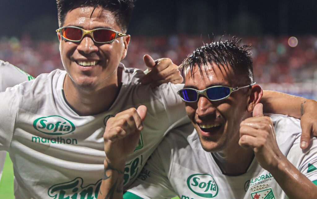 Centu Show en Bolivia: gol, festejo y el ADN intacto