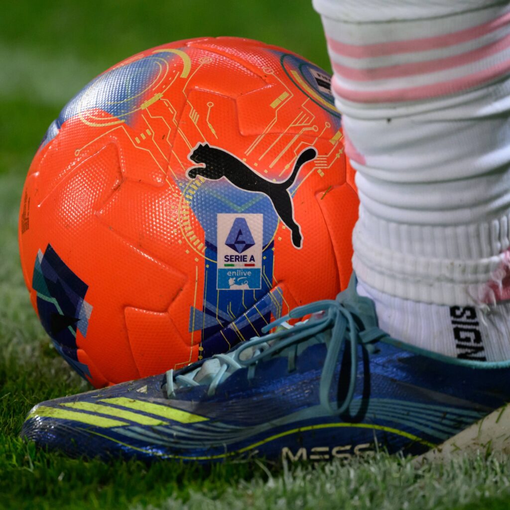 Chau a la pelota naranja en el fútbol italiano